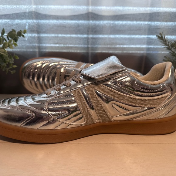 NWOT - Steve Madden Silver Sneakers - Picture 5 of 7